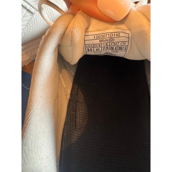 Brooks Women's Addiction Walker 2 Walking Shoe - White/White - 9.5 Wide - Picture 8 of 12